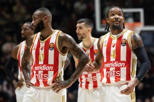 POLUVREME - Zvezdin šuterski mrak u Kaunasu, Žalgiris ubedljivo vodi