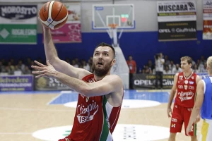 Olimpija Milano preokretom do pobede, Mačvan solidan