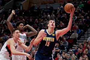 Jokić samo što nije čistio parket, Bogdanu drhtala ruka, Lejkersi srušili negativni rekord i pobedili!