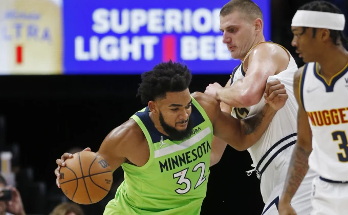 AP Photo/Bruce Kluckhohn