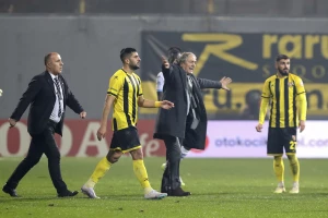 Novi nemiri u turskom fudbalu - trener povukao igrače sa terena