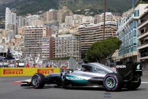 Hamilton brži od Rozberga na prvom treningu u Monaku