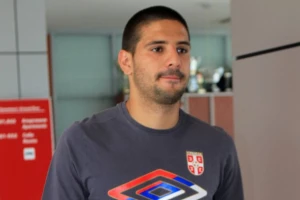 Čekajući promociju - Ovako su pristalice Fulama reagovale kada su pročitale 'Александар'! (TVITOVI)