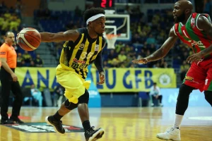 Haos u Istanbulu, Dikson kao Zidan, isključen centar Darušafake!