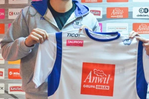Anđušić zvanično predstavljen u novom klubu!