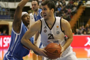Partizan - Mihajlo Andrić i povređen pogađa