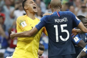 Zbunjeni Areola morao da se izvinjava Madriđanima!