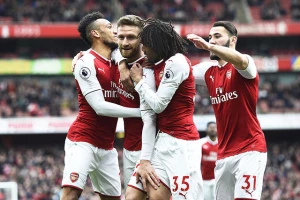 Arsenal nadomak dogovora sa krilom