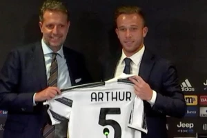 Artur promenio ploču, ostvario je san, drugi put?