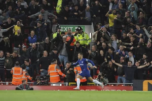 Nezaustavljivi Azar - Ovaj čovek je noćna mora "Redsa"!