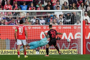 ''Farmaceutima'' goleada protiv Majnca, Štutgart sve moćniji, Lajpcig bez Maksimovića odbranio drugo mesto