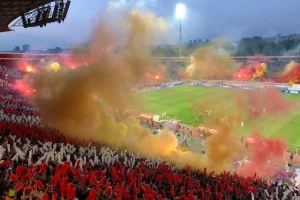 FOTO UBOD - Šampionska bakljada u crveno-belom!