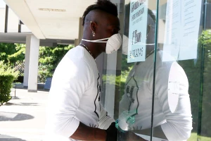 Nastavlja se rat između Balotelija i Breše, nisu ga testirali na koronavirus!