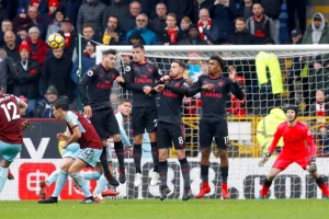 Arsenal posle sumnjivog penala u poslednjoj sekundi do pobede nad Barnlijem!