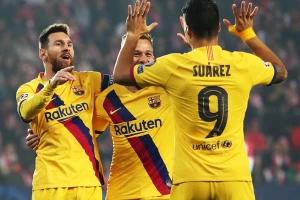 Pirlo ga neće, "El Pistolero" Suarez ostaje u Španiji?!