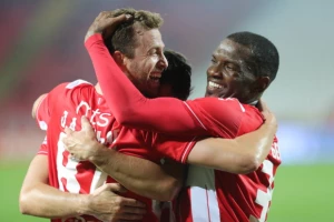 Ben na raskrsnici, ima sjajnu ponudu, kao i Zvezda!