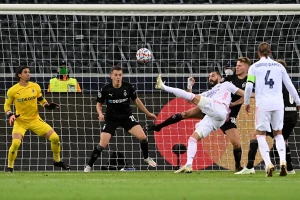 Novi blam u Realu, Benzema tražio na poluvremenu da saigraču ne dodaju loptu jer igra za Nemce!