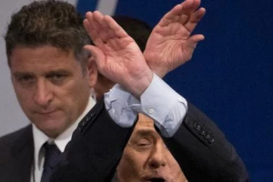Berluskoni nastavlja da vređa Balotelija!