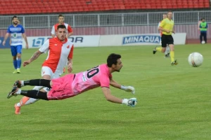 Golman Borca objasnio zašto je lopte slao van stadiona
