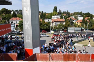 Zvezda već podelila 10.000 karata!