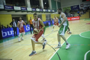 ABA - Zvezda sa 'pola gasa' do pobede u Novom Mestu