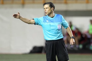 Mažić opet prekinuo zbog transparenta Grobara!