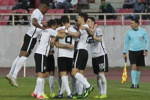 Tošić utišao "Čair", Partizan brani trofej!