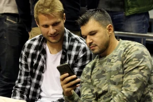 ''Božo, Srbine'', poručuju ''Grobari''! Šta mislite, zašto?