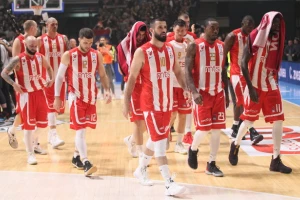 Zvezdini igrači "zarobljeni" u hali zbog slavlja "grobara"!