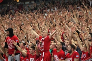 "Progovorio Pionir" - Delije napunile halu , ogroman red ispred!