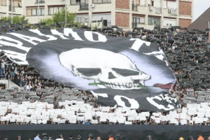 Lazetić već morao da menja dva puta, Spartak veoma dobar u Humskoj! (POLUVREME)