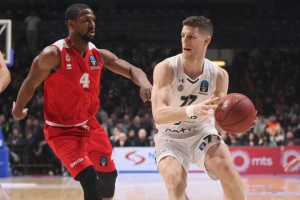 Crno-belo poluvreme - Partizan stao u drugoj četvrtini (TVITOVI)