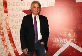 Dule Savić se pred Lil uzda u francusku izreku: "Nikada dva bez tri"