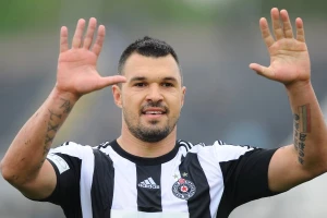 Mediji ga sele u Zvezdu, a Božinov tvrdi: ''On je najveći talenat sa kojim sam igrao!''