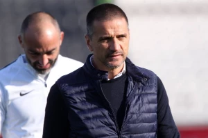 Mirković bez iznenađenja, Tošić na klupi