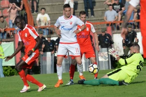 Sve veći pritisak na Zvezdu - Još jedan klub želi Adžića