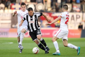 ''Grobari'' zaboravili kad je Partizan dao gol iz igre, a Božinov se (opet) hvali golčinama iz Sitija!