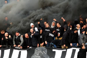 Spektakularna slika iz Humske, navijači "zapalili" stadion!