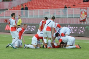 Voša razbila Novi Pazar, navijači Partizana izazvali prekid na ''Karađorđu''?!
