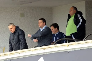 Vazura još čeka na policijsku zaštitu?!