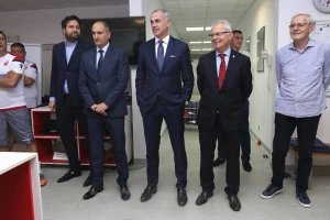 Prvi čovek Zvezde otkrio kog igrača Napolija bi doveo na "Marakanu"!