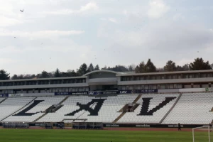 Kapije širom otvorene - Partizan zove "Grobare"