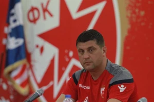 Miloje napravio dve promene, Zvezda će od starta biti ''brza kao munja'' (SASTAVI)