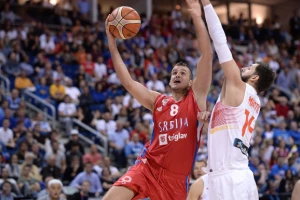 Bejlica se pojavio na okupljanju i objasnio zašto ne igra