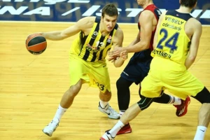 Srbi zapaženi u velikom derbiju, novi poraz Fenera!