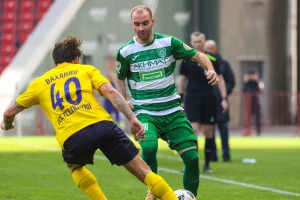 Bogosavac se oglasio posle stravične povrede: "Hvala svima, znam da Langovič nije namerno..."