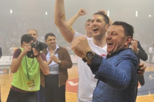 ''Transfer bombe'' odjekuju iz Podgorice - jedna, druga, a sad i treća...