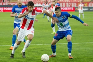Čačani se veselili, sitno kolo i petarda na "Marakani"!