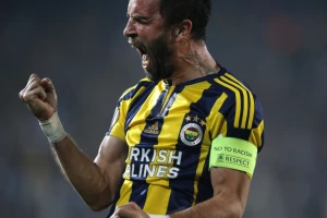 Fener blizu osmine finala, Lokomotiva zaustavljena
