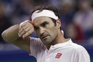 Federer umalo nokautiran!